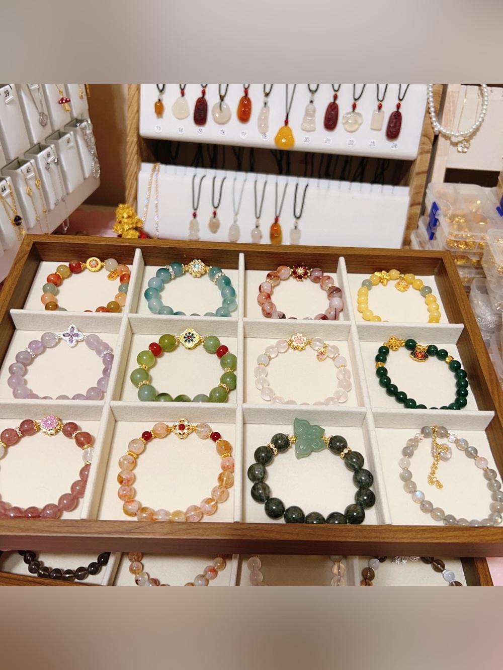（05-01）Handmade bracelets for live show